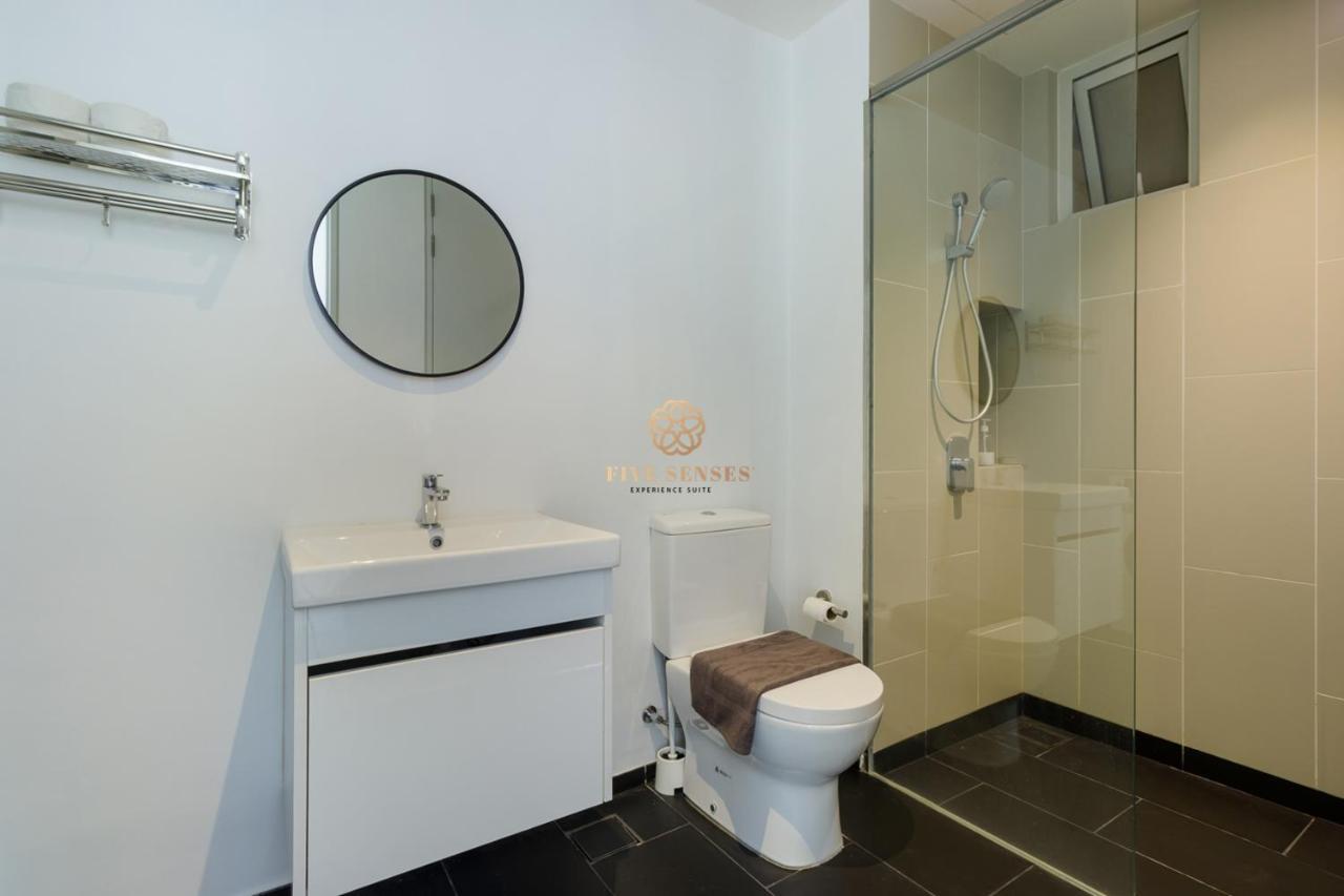 קואלה לומפור Una Residences, Sunway Velocity By Five Senses מראה חיצוני תמונה