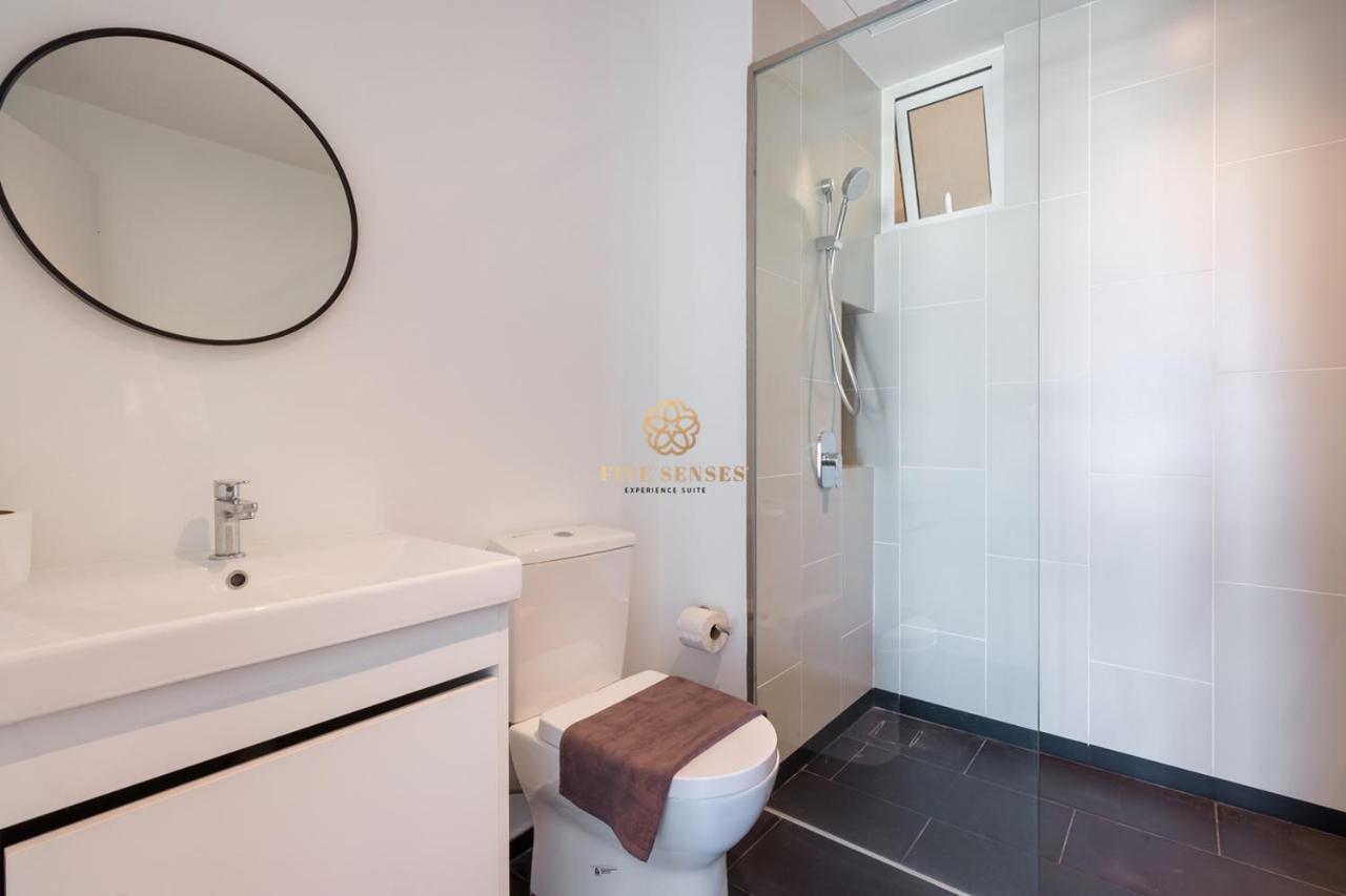 קואלה לומפור Una Residences, Sunway Velocity By Five Senses מראה חיצוני תמונה