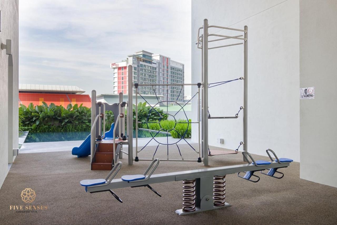 קואלה לומפור Una Residences, Sunway Velocity By Five Senses מראה חיצוני תמונה