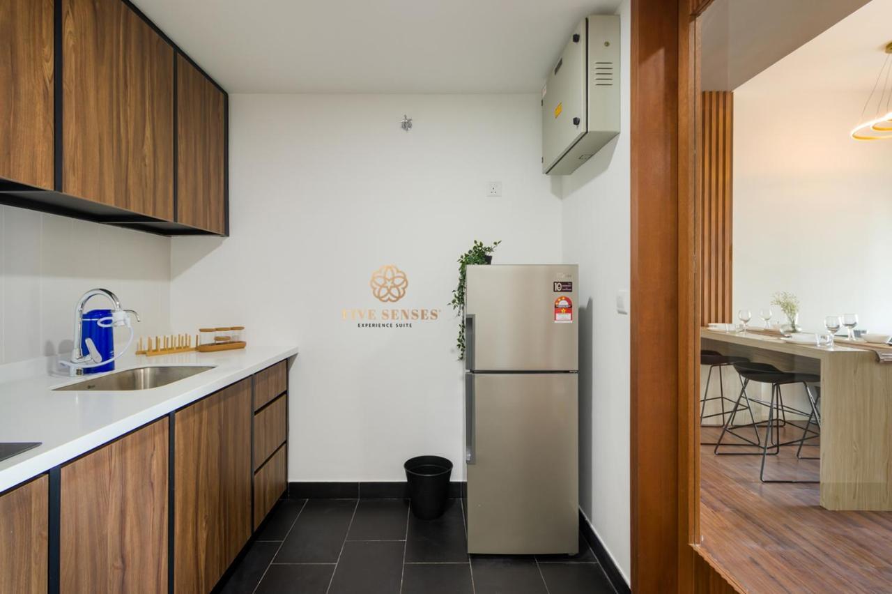 קואלה לומפור Una Residences, Sunway Velocity By Five Senses מראה חיצוני תמונה